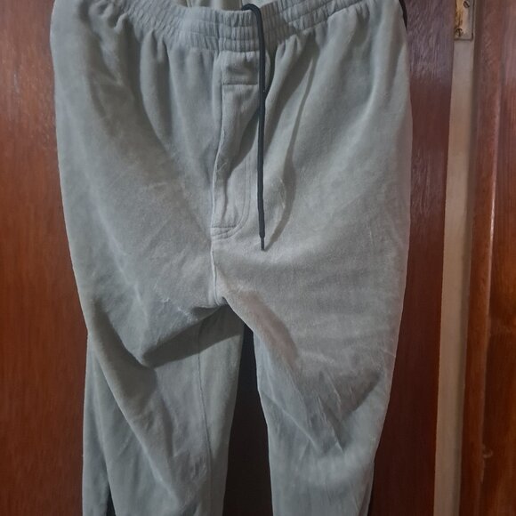 Track suit - Picture 3 of 3